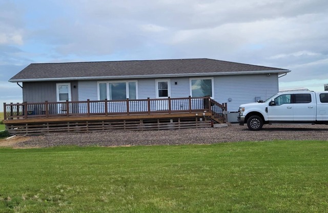 PRIME LOCATION- 6 Mile Bay nCentrally located for hunting/fishing.