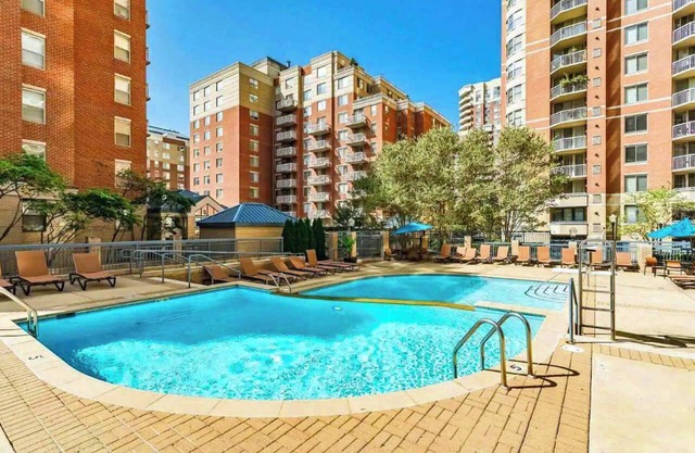 Prime Location Apt Near Ballston