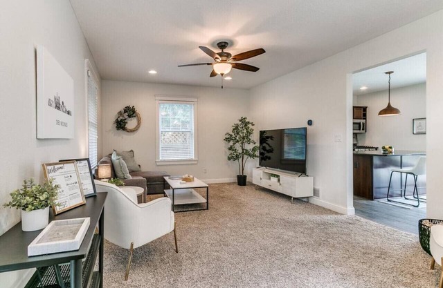 Prime Location: Downtown Modern 3BR Retreat