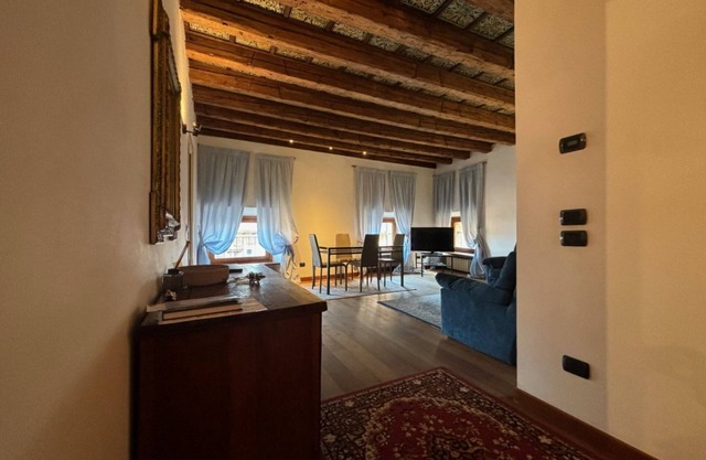 Primo Lodge near Piazza Erbe