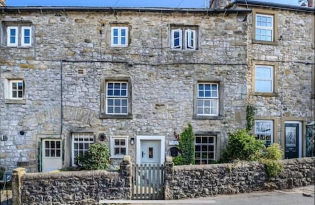 Primrose Cottage with Log Burner (Dog Friendly)