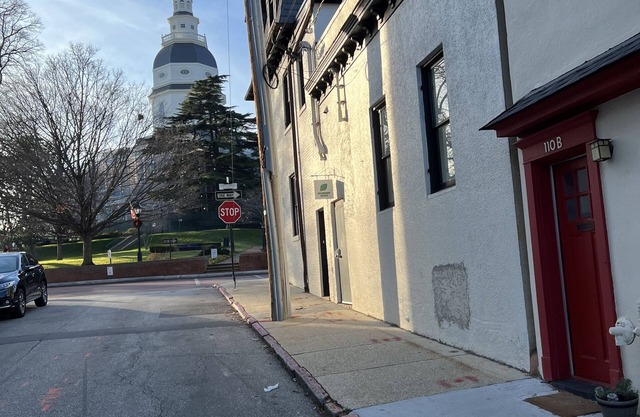 Pristine Downtown 1-Bedroom Steps from State House