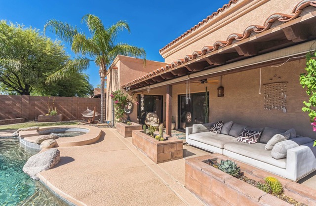 Pristine Placita- Enjoy a Spa-Like Oasis w/Pool & Views