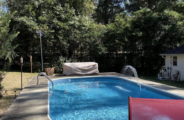 Pristine Southern home with private pool!