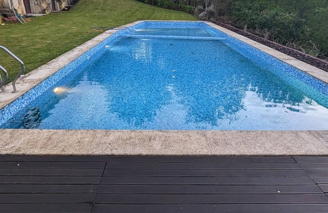 Privacy and Country charm, Dive In