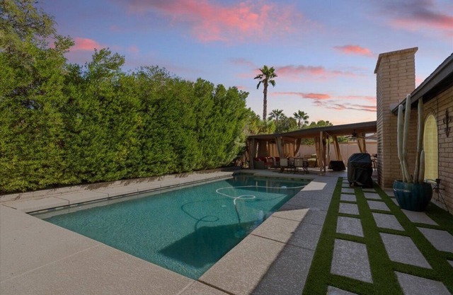 Privacy and location upgraded in Scottsdale! Clean + Pool! HOLIDAY SPECIAL!