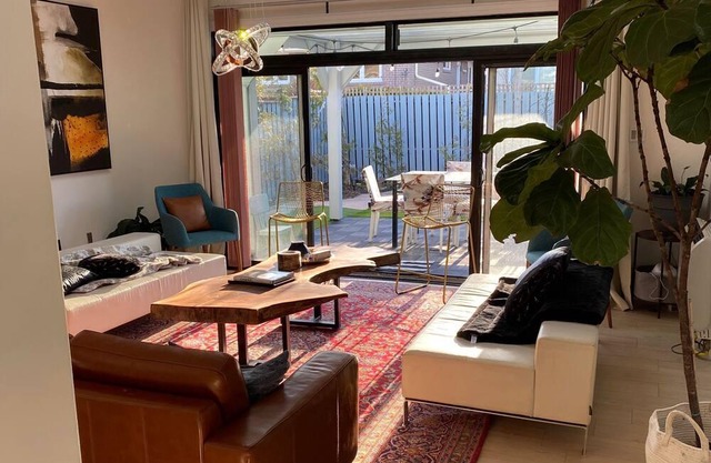 Private 1 bed/1.5 bath in-law suite in a house