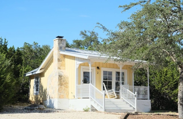 Private 1B/1B Romantic Ranch Cottage Getaway