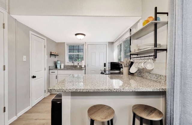 Private 1BD/1Bath *Extended Stay Retreat!*