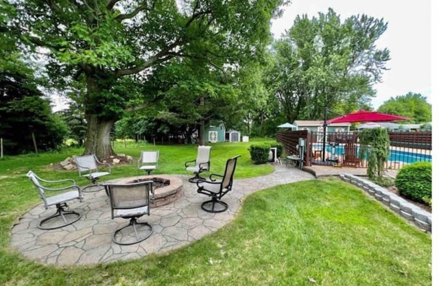 Private 2400 sq ft house. Hot Tub, Pool, Bar
