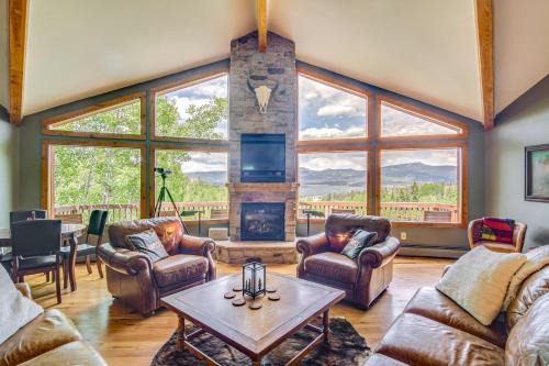 Private 5 Acres with Mtn Views Park County Cabin!