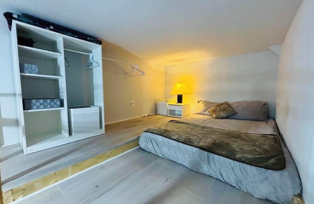 Private and Cozy Loft Close to the Airport in Etobicoke