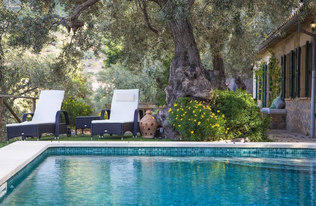 Private and secluded charming house for 2