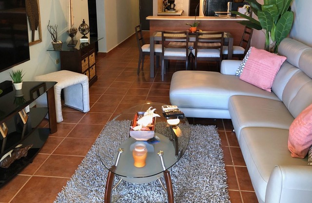 Private balcony w/breathtaking views, WiFi, full A/C, pool, beach