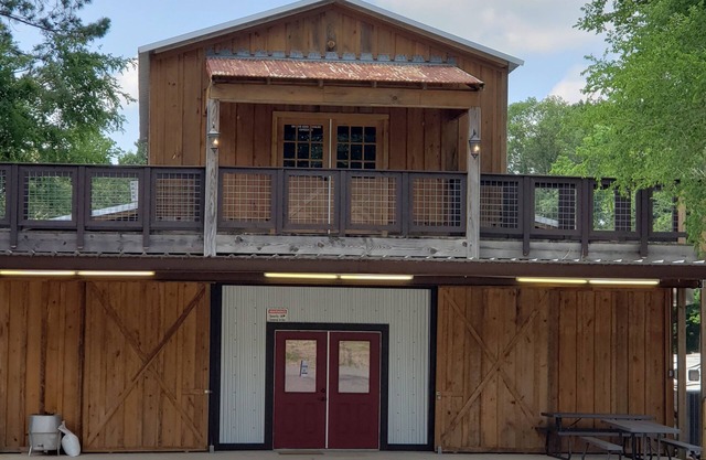 Private Barn Apt Located in a Luxury All Adult RV Resort