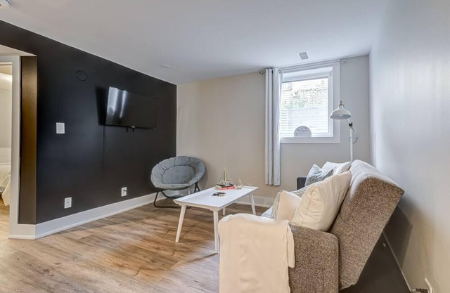 Private Basement ApartmentISeparate Entrance|One Bed & One Bath