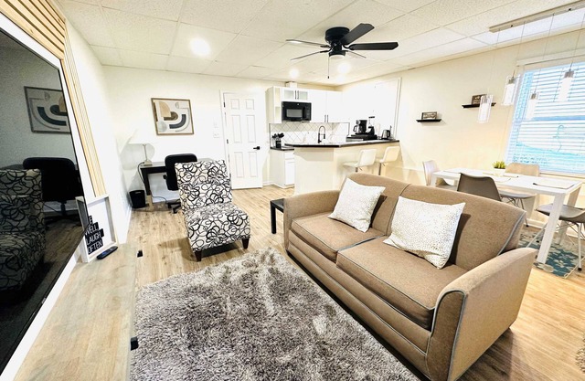 Private Basement Appartment !