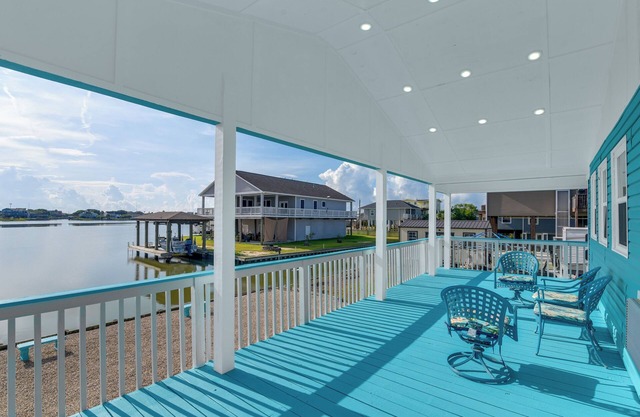 Private Bayfront Access 10 Mi to Galveston Beaches