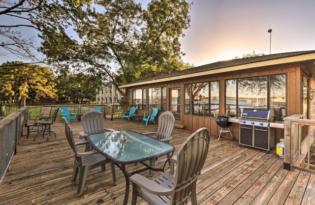 Private Beach and Dock Home on Eagle Mountain Lake