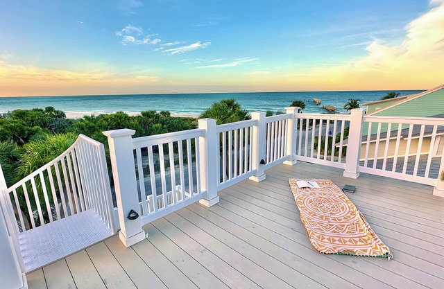 Private Beach home. Breathtaking Ocean views overlooking the Gulf of Mexico!