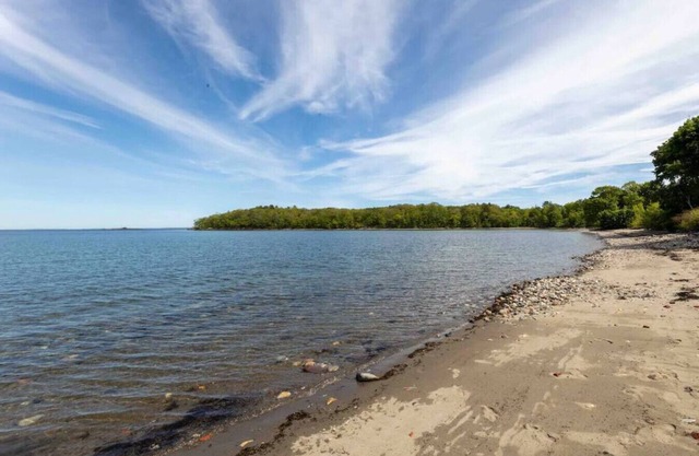 Private Beach mins to Camden