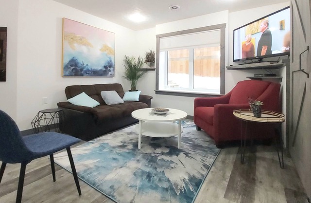 ⚡️✨Private , Beautifully 2 Bed 1 Bath All Inclusive⚡️✨