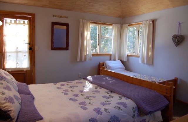 Private cabin with WiFi on a lavender farm in Kaikōura