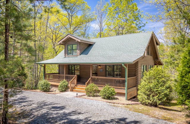 Private & clean. Enjoy the beauty of Lake James & Western North Carolina!