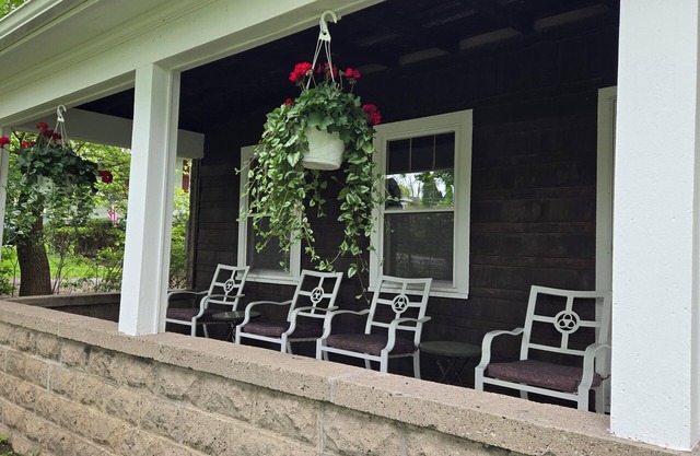 Private, clean, spacious. Walking distance to Main Str. & SUNY Geneseo college.