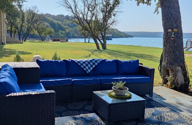 Private Cottage right on Possum Kingdom Lake on west side with dock