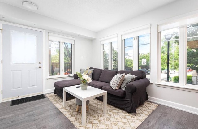 Private Cozy 1BR Home Liberty Village - Sleeps 3!
