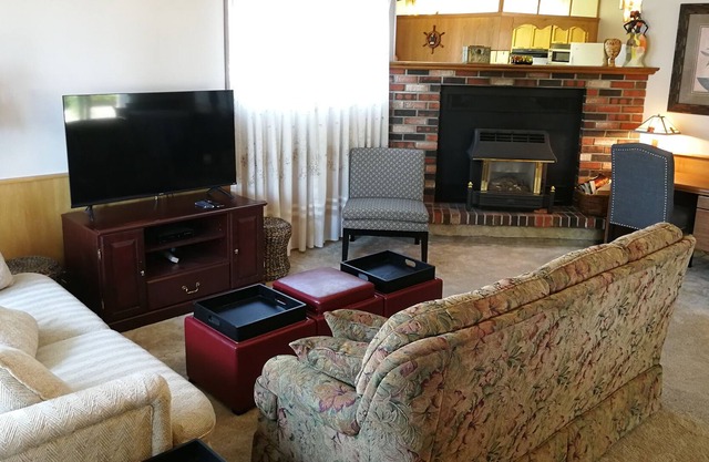Private cozy 2 bedroom House