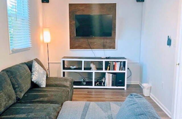 Private & Cozy Basement APT Near D.C. – Pet Friendly, King Bed, Kitchen & More!