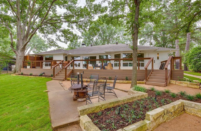 Private Dock: Lakefront Enchanted Oaks Retreat