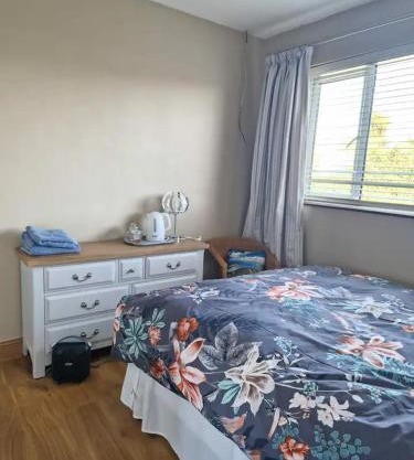 Private double room in central location