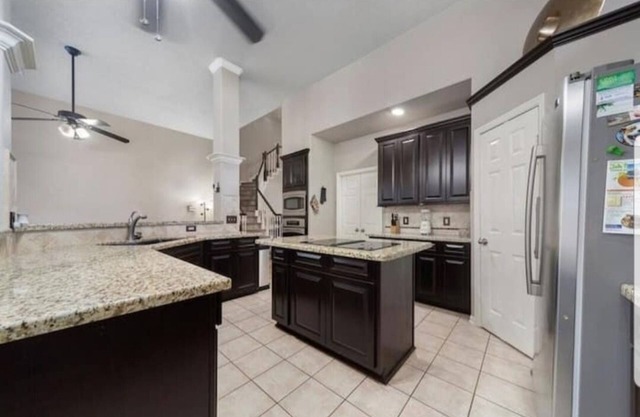 Private enclosed pool king bed safe family rental