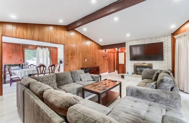 Private Estate Home In Caledon Ontario! *6 Acres*