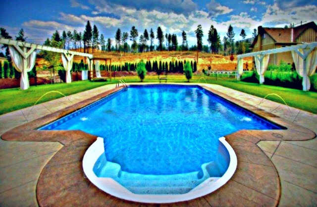 Private Family Home With Saltwater Pool Near Summerhill & CedarCreek Winery