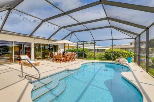 Private Fishing Dock Waterfront Palmetto Home!