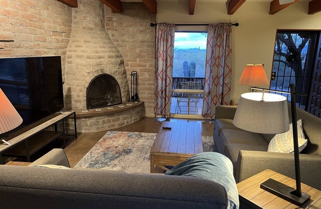 Private Foothills Casita - Mountain & City Views