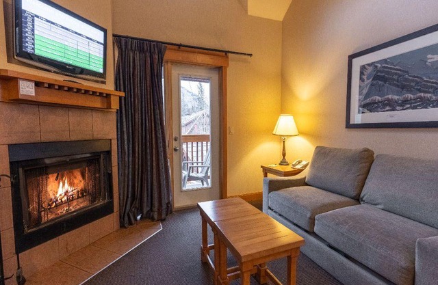 Private Games Room! Bright + Spacious Banff Condo
