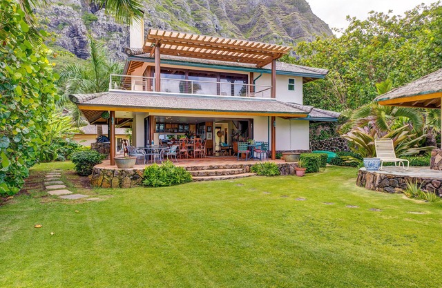 PRIVATE, GATED ESTATE steps away from the beach - and paradise!