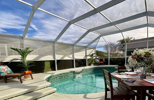 Private Heated Pool & Hottub - Pet Friendly- Close to L Sumpter & Spanish Spring