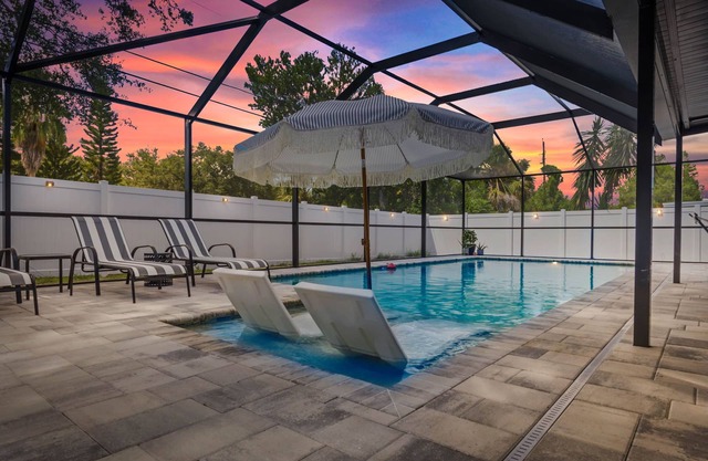 Private Heated Pool Oasis 10 Mins to Clearwater Beach