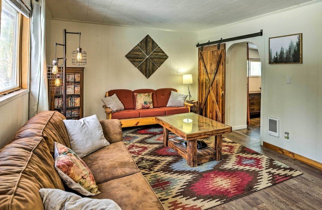Private La Pine Cabin Rental: 30 Mi to Bend!