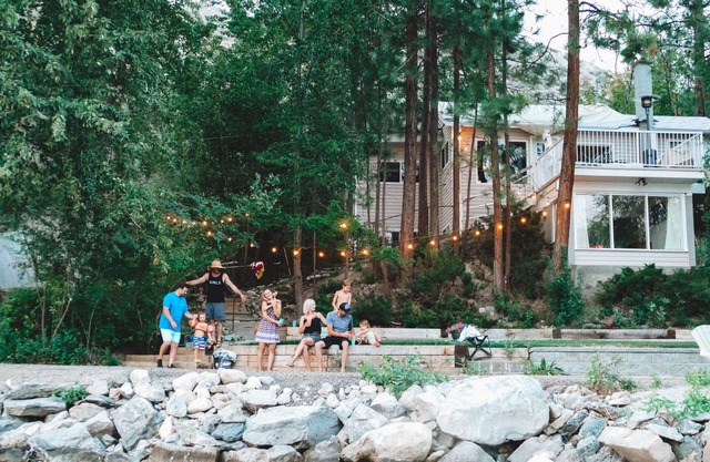 Private Lakefront Beach House off Naramata Bench