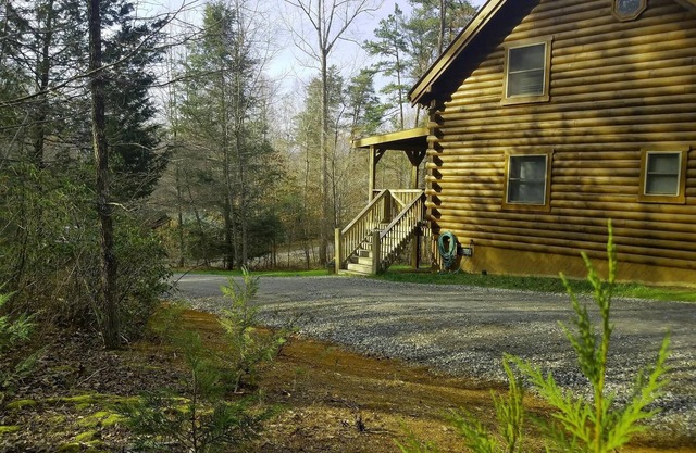 Private log cabin.Lake/beach/River/Mountains/HOT TUB open!/FREE nite w/3-pet