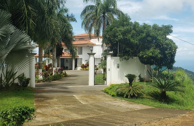 PRIVATE LUXURY OCEANVIEW MANSION overlooking Jaco and Hermosa Beaches