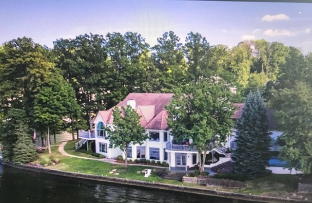 Private Mansion on Geist Lake / Reservoir: NE Indianapolis - no neighbors