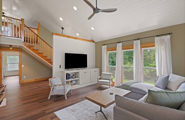 Private marsh home on 5 acres